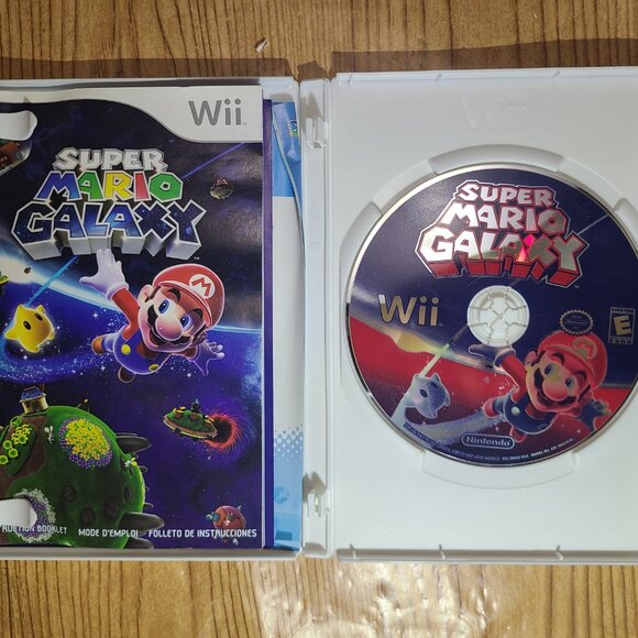 Super Mario Galaxy Nintendo Wii Game (CIB) - Picture 2 of 4